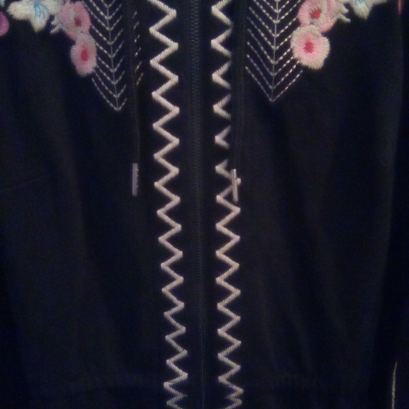 Solitaire Black Hoodie with Floral Embroidery Size L Bohemian - Picture 6 of 14